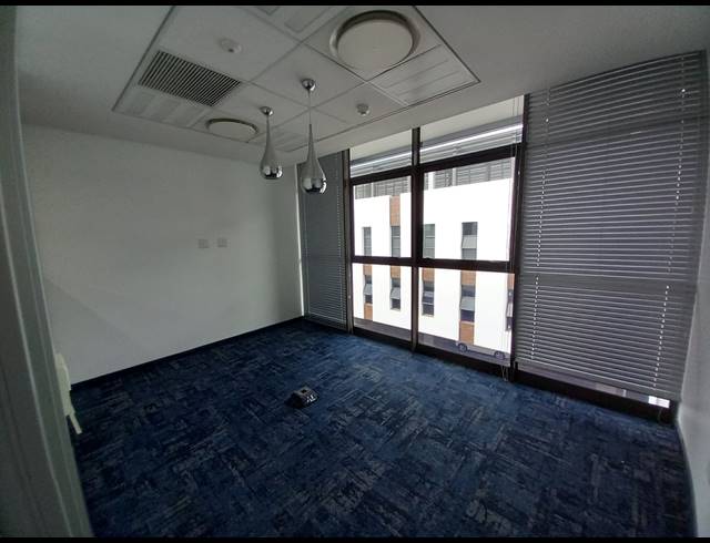 2,501M² OFFICE TO LET IN BRYANSTON